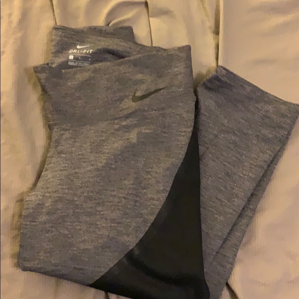 Nike Dry Fit Crops- NWOT